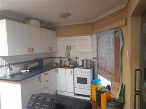 1 bedroom cottage to let in protea Street Kensington jhb.  