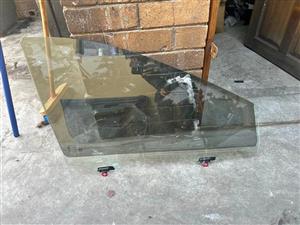 Suzuki Ertiga drivers door glass