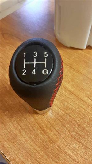 TOYOTA FORTUNER GEAR KNOB. BRAND NEW. FOR VARIOUS OTHER CARS TOO.