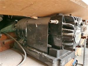 Vacuum pump heavy duty