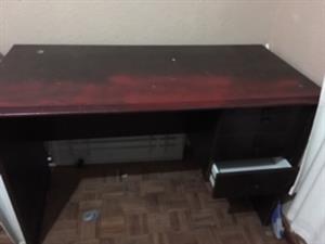 Desk - 3 drawers