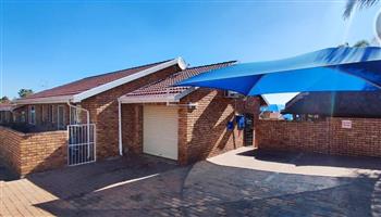 Townhouse For Sale in Norkem Park