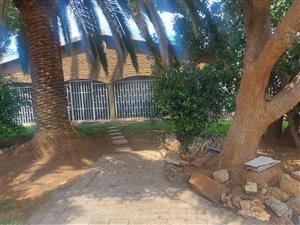 NEW INVESTORS OPPORTUNITY TO OWN A SMALL COMPLEX IN OOSEINDE, RUSTENBURG
