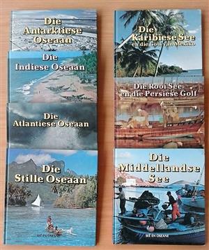 23 Kinder boeke. Prys R200 vir alles. 