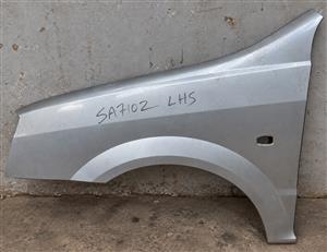 2006 Kia Carens 2.0 CRDi LHS Fender for sale.