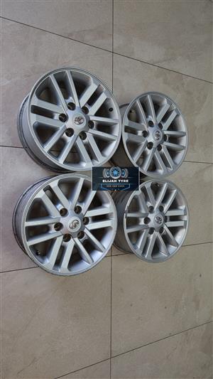 Toyota fortuner D4D  17 inch megs available x4