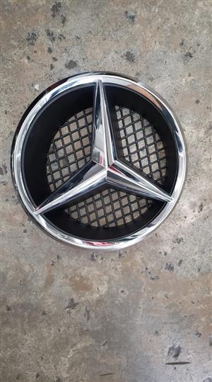 Mercedes Benz w204 badge
