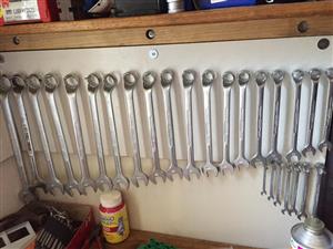 Geodore spanner set (26 piece) nr 6-32, selling for R1900 negotional