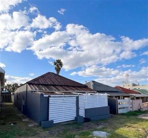 5 Bedroom House For Sale In Quigney