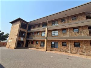 Townhouse For Sale in New Redruth