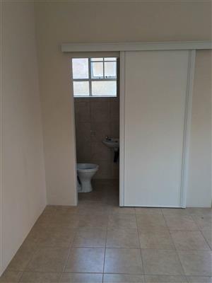 Orange Grove renovated bachelor flat to rent for R3000