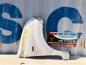 Toyota Avanza MK3 right side fender with marker lamp (2018-2022)