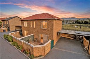 Townhouse For Sale in Strubensvallei