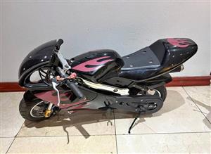 3 kids 50 cc two stroke pocket motorbikes . Collection in Highlands North. 
