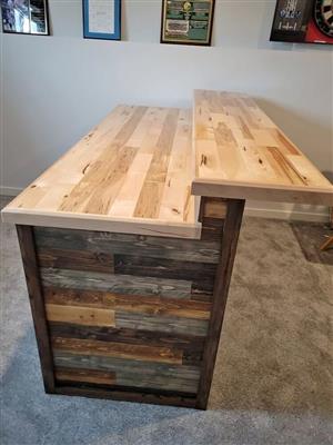 SFS Furniture Shop’s Elegant Handcrafted Wooden Counter