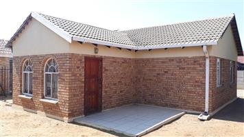 Charming 2-Bedroom Corner House for Sale in Vista Park