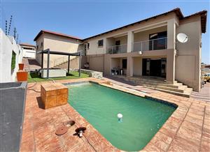 House For Sale in Model Park