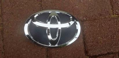 TOYOTA PROFESSIONAL GRILL BADGE. BRAND NEW. FOR VARIOUS OTHER CARS TOO