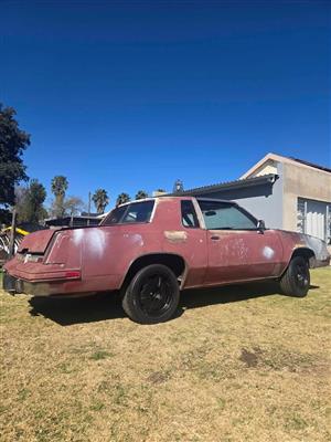 OLDSMOBILE CUTLASS SUPREME G BODY.   