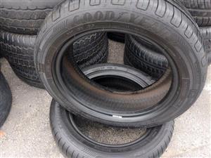 195/55R16 Goodyear Runflat 98% of Thread 
