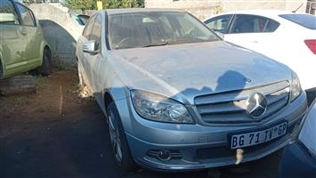 Mercedes Benz w204 c200 cgi 