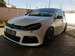 Volkswagen Golf GTI (April 2009 - February 2013) The specs below are based on th