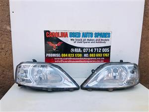Nissan Np200 left and right side headlight (2008)