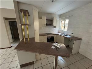 Townhouse For Sale in New Redruth