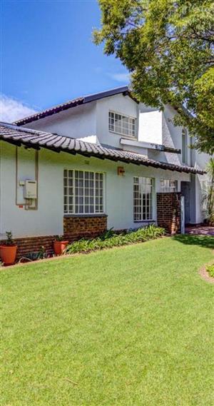 House For Sale in Van Riebeeck Park