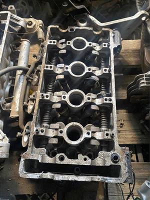 Kawasaki ZXR 400. Meyerton bike scrapyard new and secondhand spares. Andre call whatsapp 