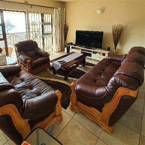 Leather Lounge Suite