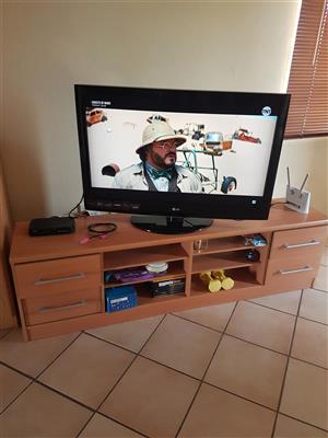 LG 42" TV and Dstv for sale 