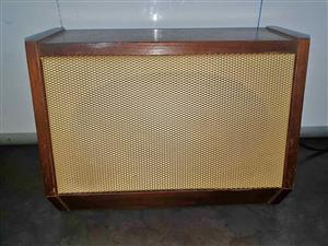 Stunning vintage look solid wood bluetooth kitchen speaker