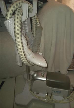 Tobi clothing steamer