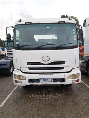  Nissan UD 390 2011 Truck Tractor 