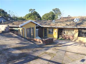 Spacious House with Swimming Pool