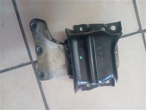 Vw polo vivo 1.4 clp rhs engine mounting 