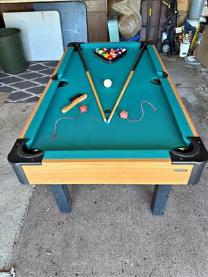 Mini pool table with accessories