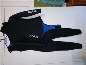 SCUBA DIVING LADIES WETSUIT & GEAR SIZE M/S