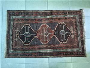 Authentic Persian rug with certificate (222 * 131)