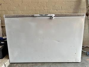 Defy Chest Freezer 420L