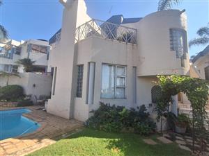 Townhouse For Sale in Bassonia