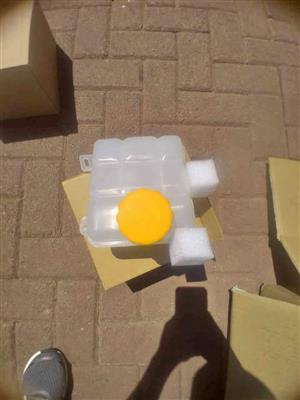 CHEV SPARK M200 0,8/1,0 OS WATER BOTTLE 3 PIPES. BRAND NEW. FOR VARIOUS OTHER CARS TOO.