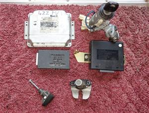TOYOTA COROLLA AND RUN X 4ZZ 140I LOCKSET WITH COMPUTER BOX & FEW OTHER PARTS 4S