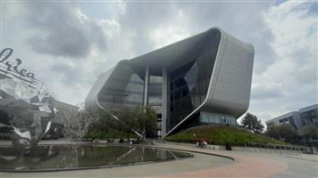 Stylish Modern 360m Office at the Gateway to Mall of Africa