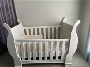 Crib - toddler bed 