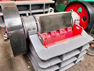 250 x 1200 (10" x 47") Granulator Jaw Crusher