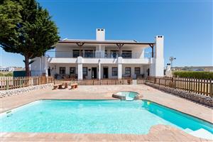 Country Estate Living with Exceptional Space and Privacy