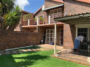 Townhouse For Sale in Kibler Park