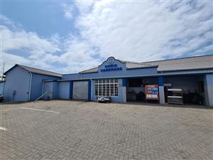 PRIME 625M² COMMERCIAL SPACE IN MAIN STREET, PORT ALFRED – LARGE PARKING – AVAILABLE 1 MAY